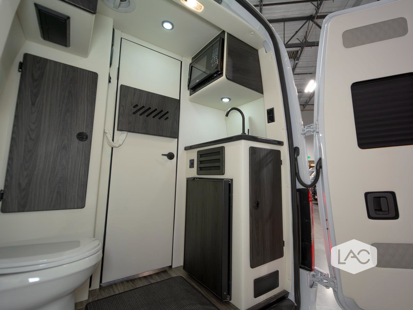 Used 2025 Mercedes-Benz Sprinter 3500 image 19