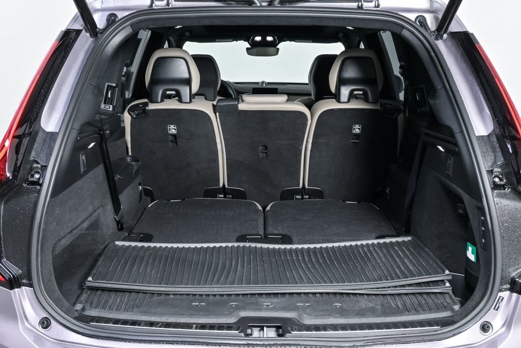 Certified 2026 Volvo XC90 T8 Ultra image 34