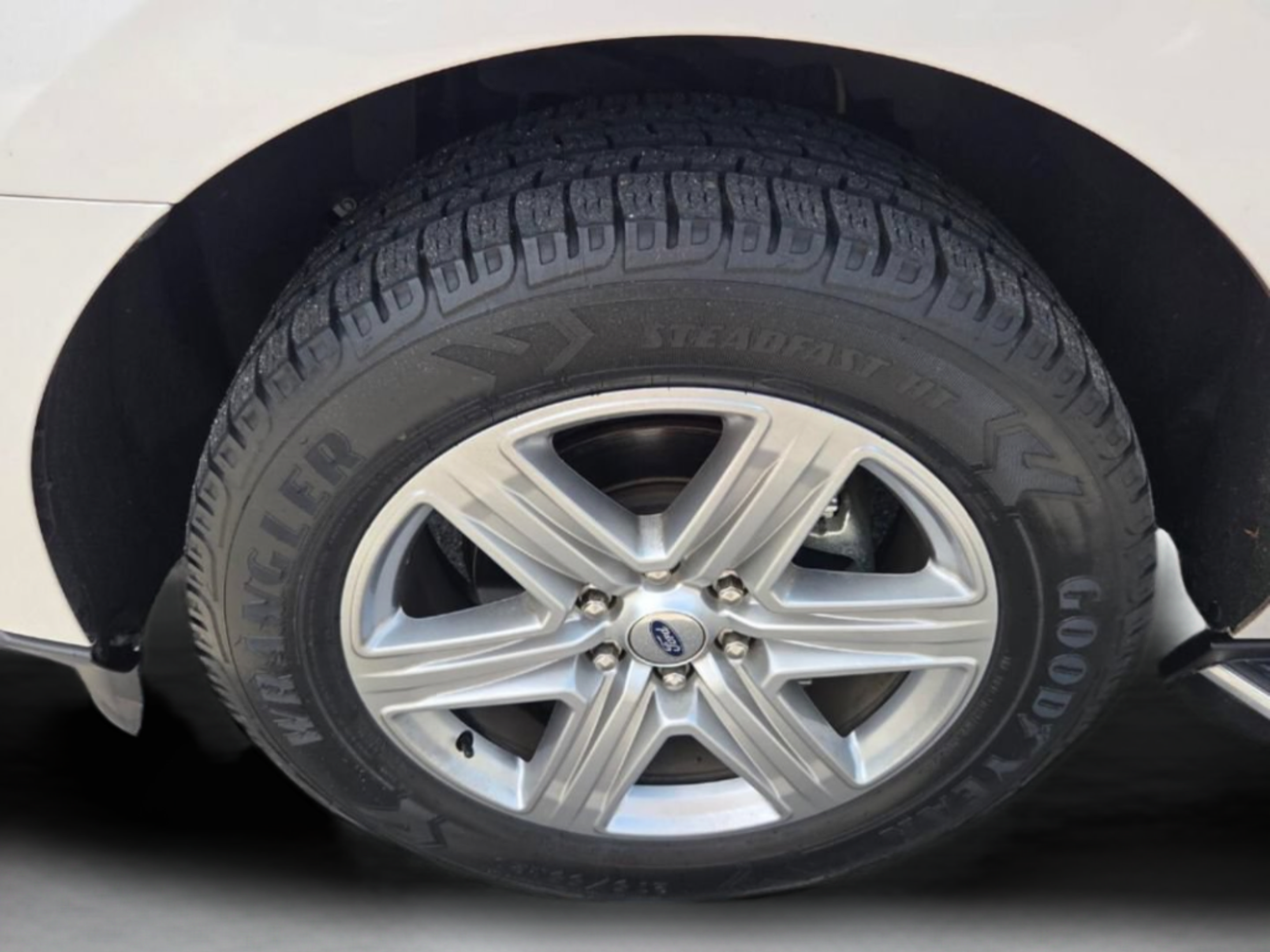 Used 2019 Ford Expedition XLT w/ Equipment Group 202A RWD image 9