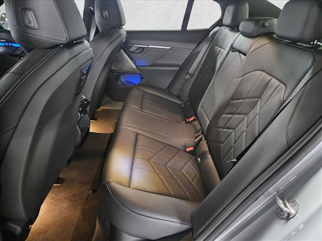 New 2026 BMW i5 eDrive40 image 15