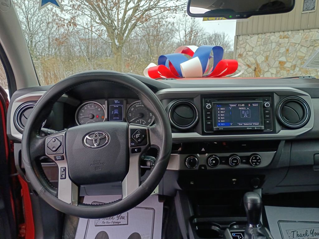 Used 2016 Toyota Tacoma SR5 w/ SR5 Appearance Package (SN) image 17