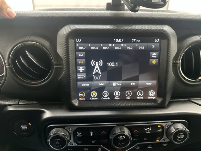 Used 2022 Jeep Gladiator Overland AWD/4WD image 13