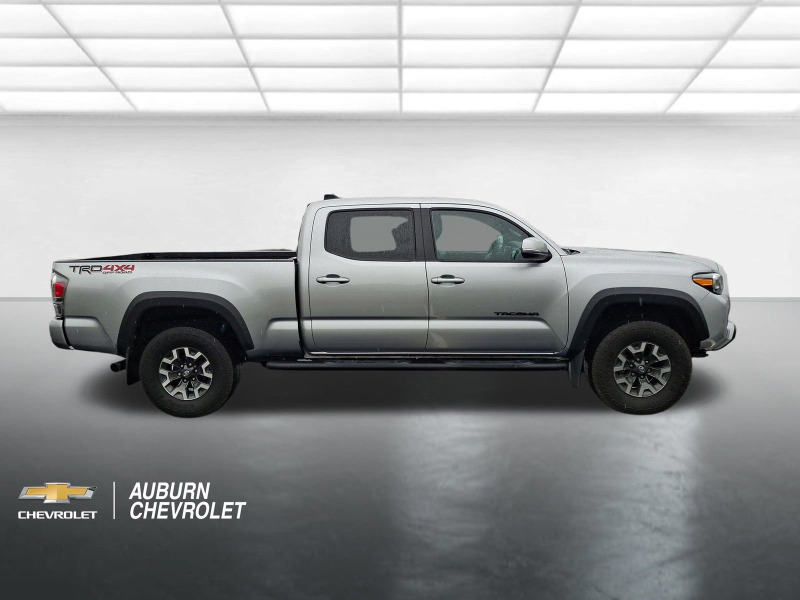 Used 2023 Toyota Tacoma TRD Off-Road w/ Technology Package AWD/4WD image 2
