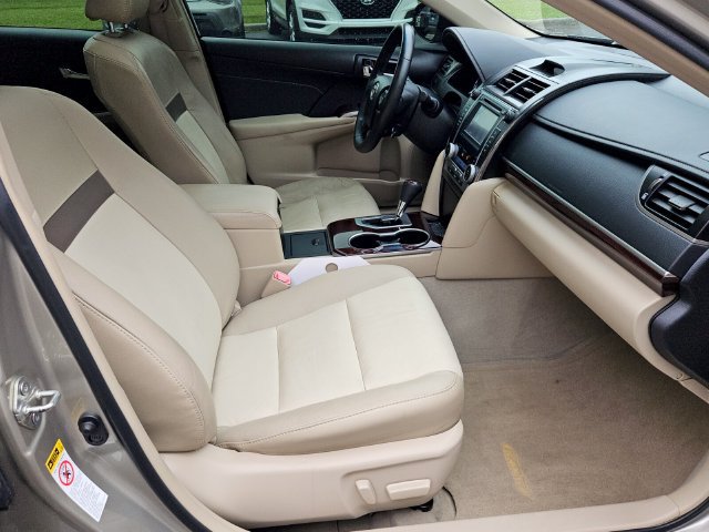 Used 2014 Toyota Camry XLE w/ Leather Package FWD image 15