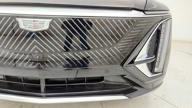 Used 2025 Cadillac Lyriq Luxury AWD/4WD image 23