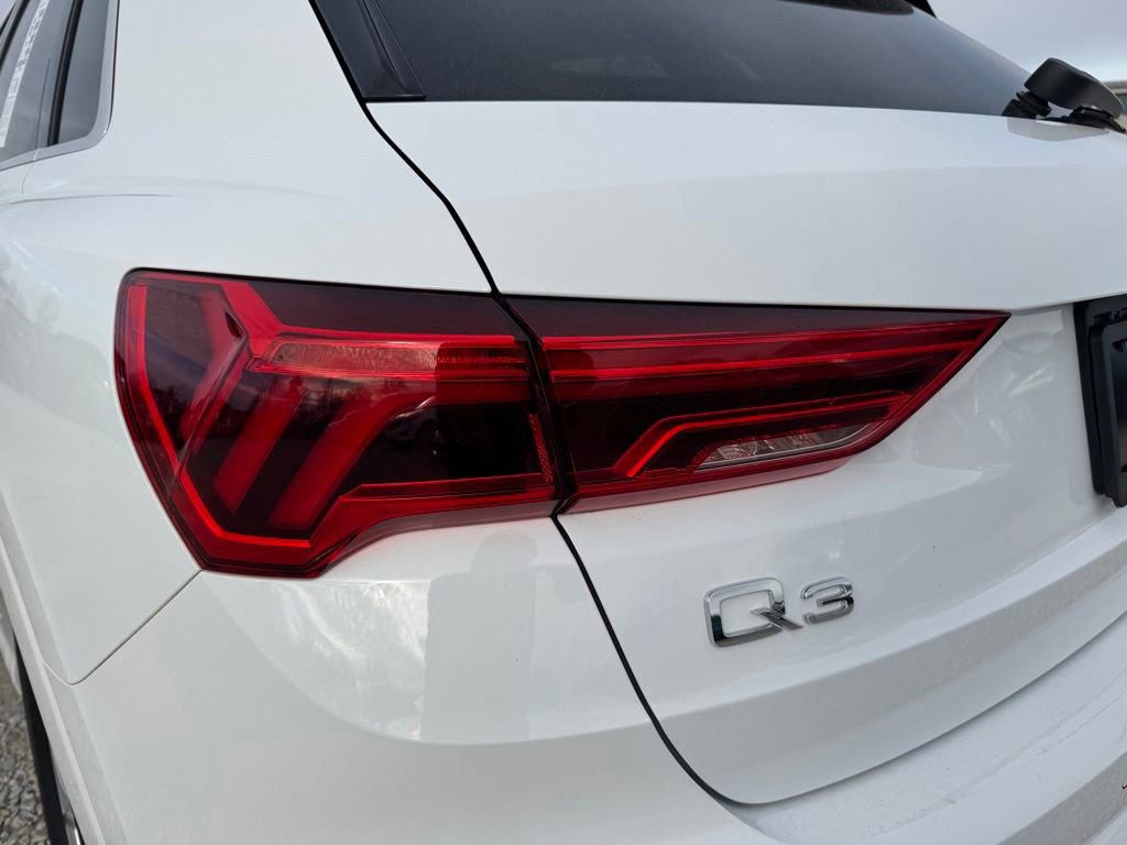Used 2025 Audi Q3 2.0T Premium image 14