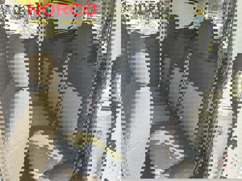 Used 2018 RAM ProMaster City SLT w/ Lights & Wheels Group image 7