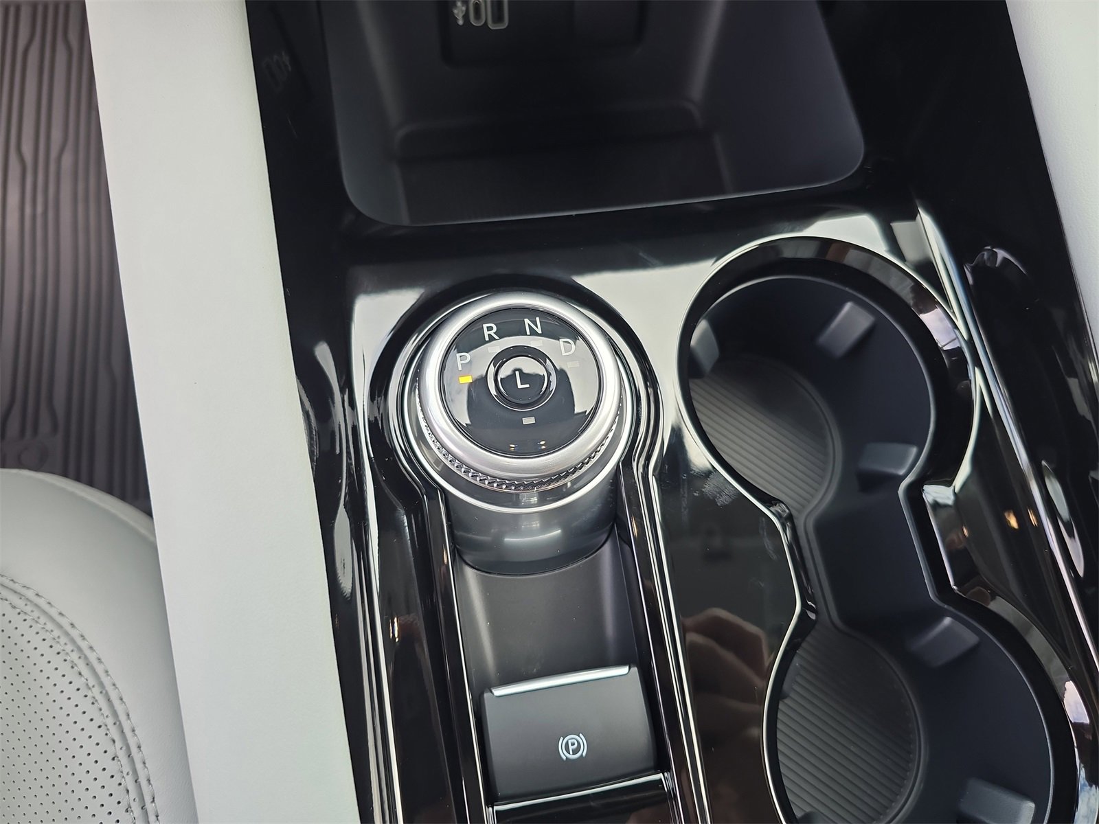 New 2026 Ford Explorer Platinum w/ LUX Leather Package image 21