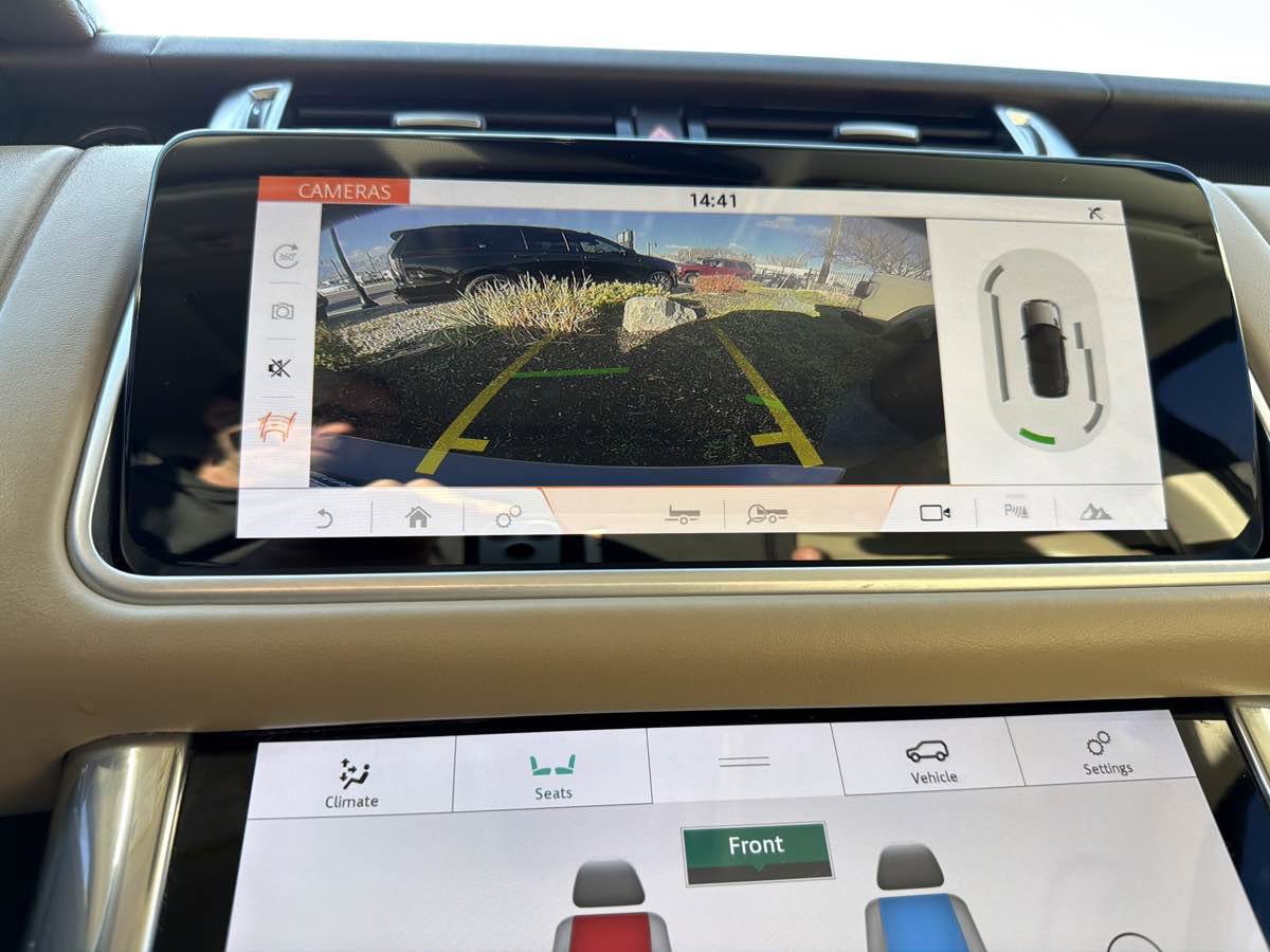 Used 2018 Land Rover Range Rover Sport HSE image 28