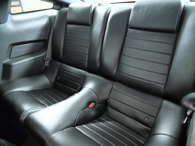 Used 2010 Ford Mustang Coupe RWD image 16