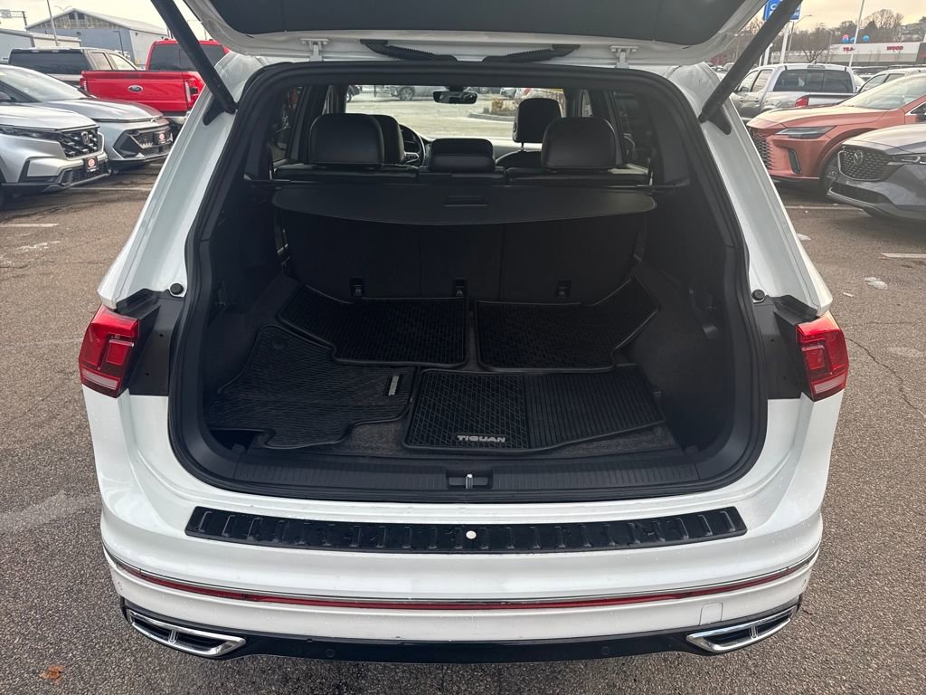 Used 2022 Volkswagen Tiguan SEL R-Line image 7