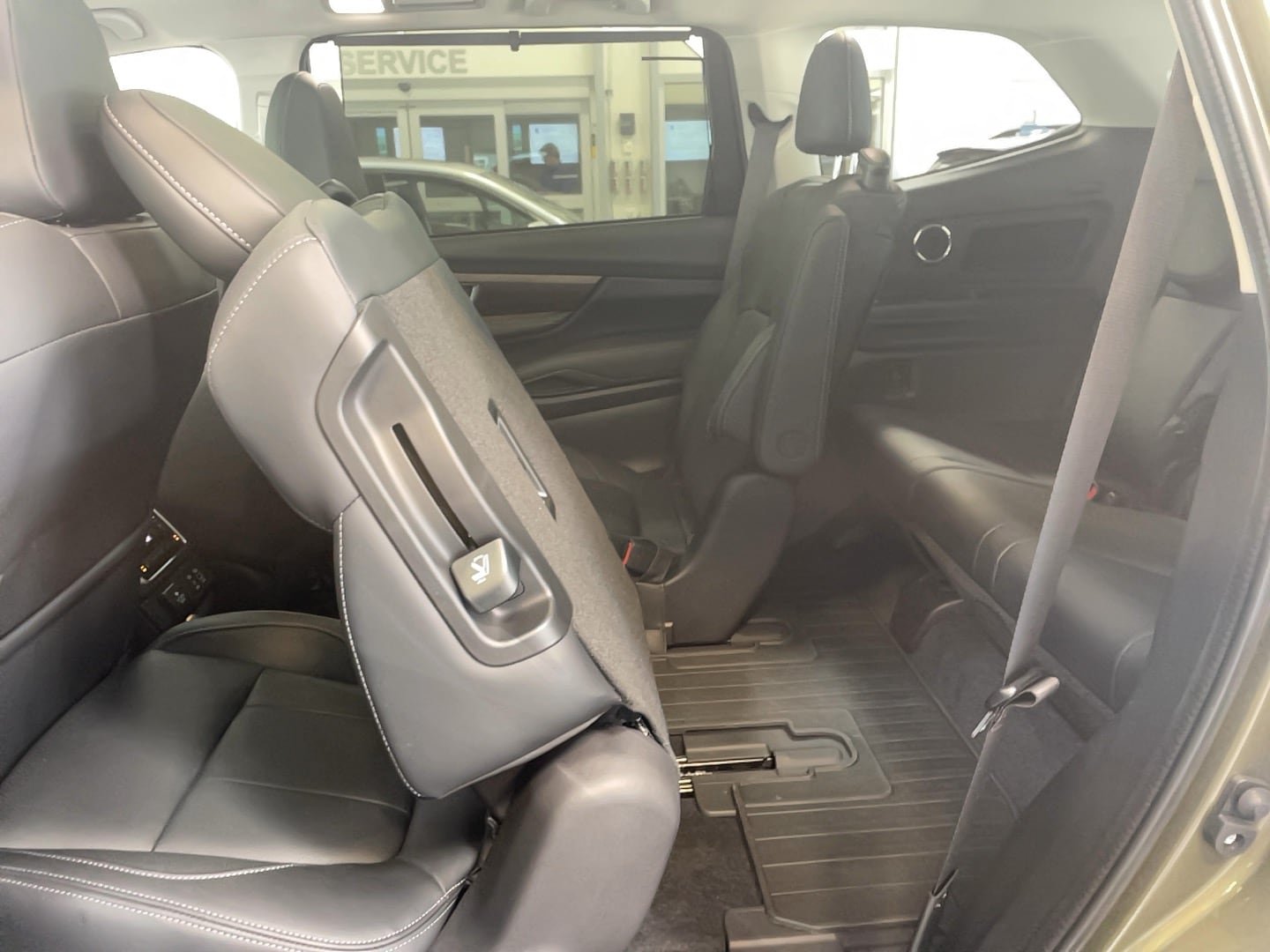 Used 2025 Subaru Ascent Touring AWD/4WD image 25