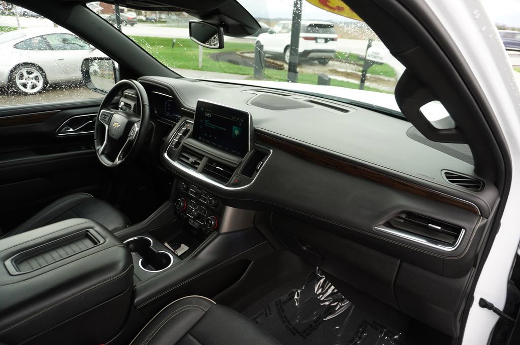 Used 2023 Chevrolet Suburban Premier image 33