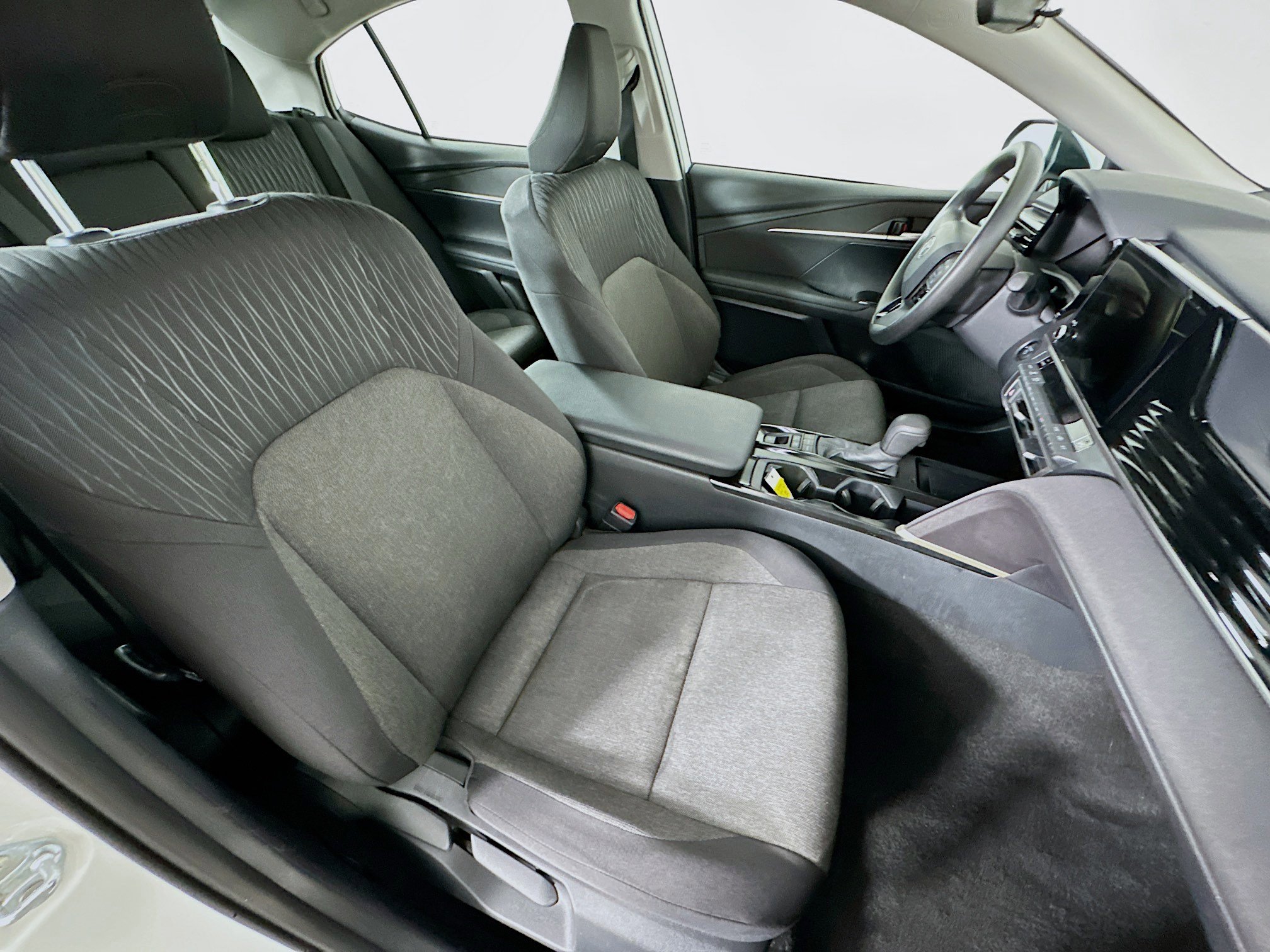 Used 2025 Toyota Camry LE image 31