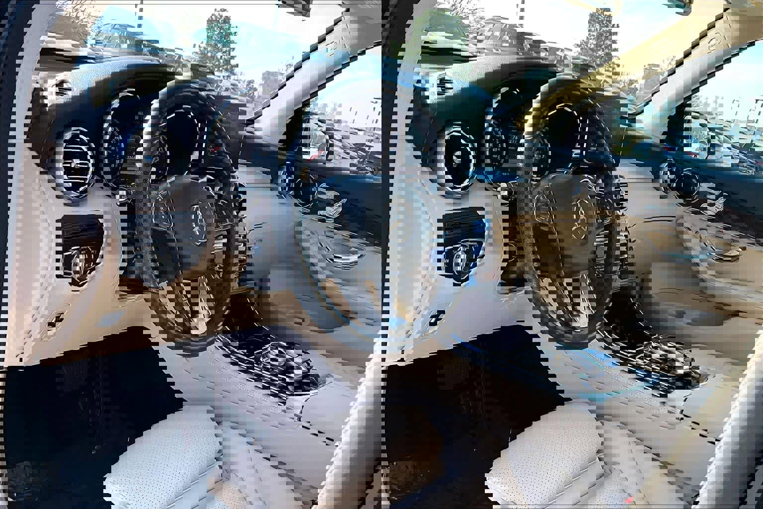 Used 2019 Mercedes-Benz GLC 350e 4MATIC image 18