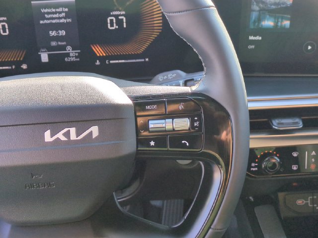 Certified 2026 Kia Sorento LX FWD image 19
