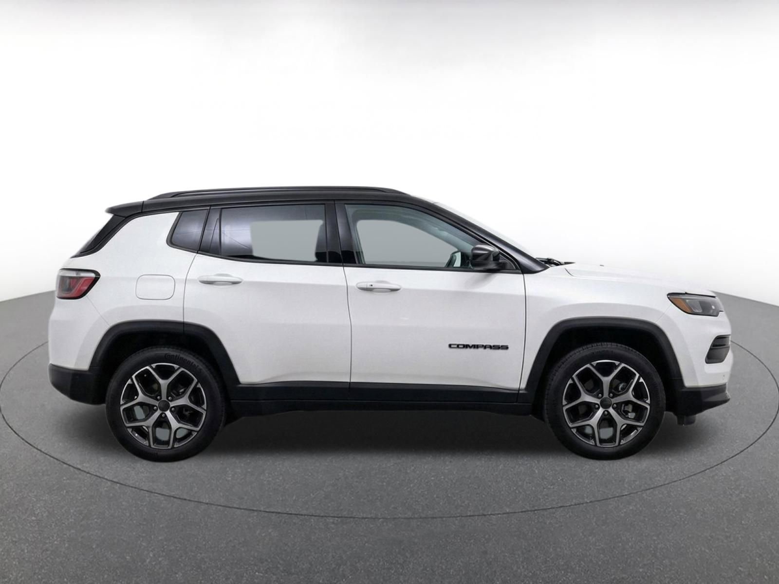 Used 2025 Jeep Compass Limited AWD/4WD image 11