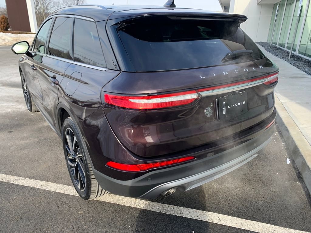 Certified 2023 Lincoln Corsair Reserve w/ Equipment Group 201A image 3