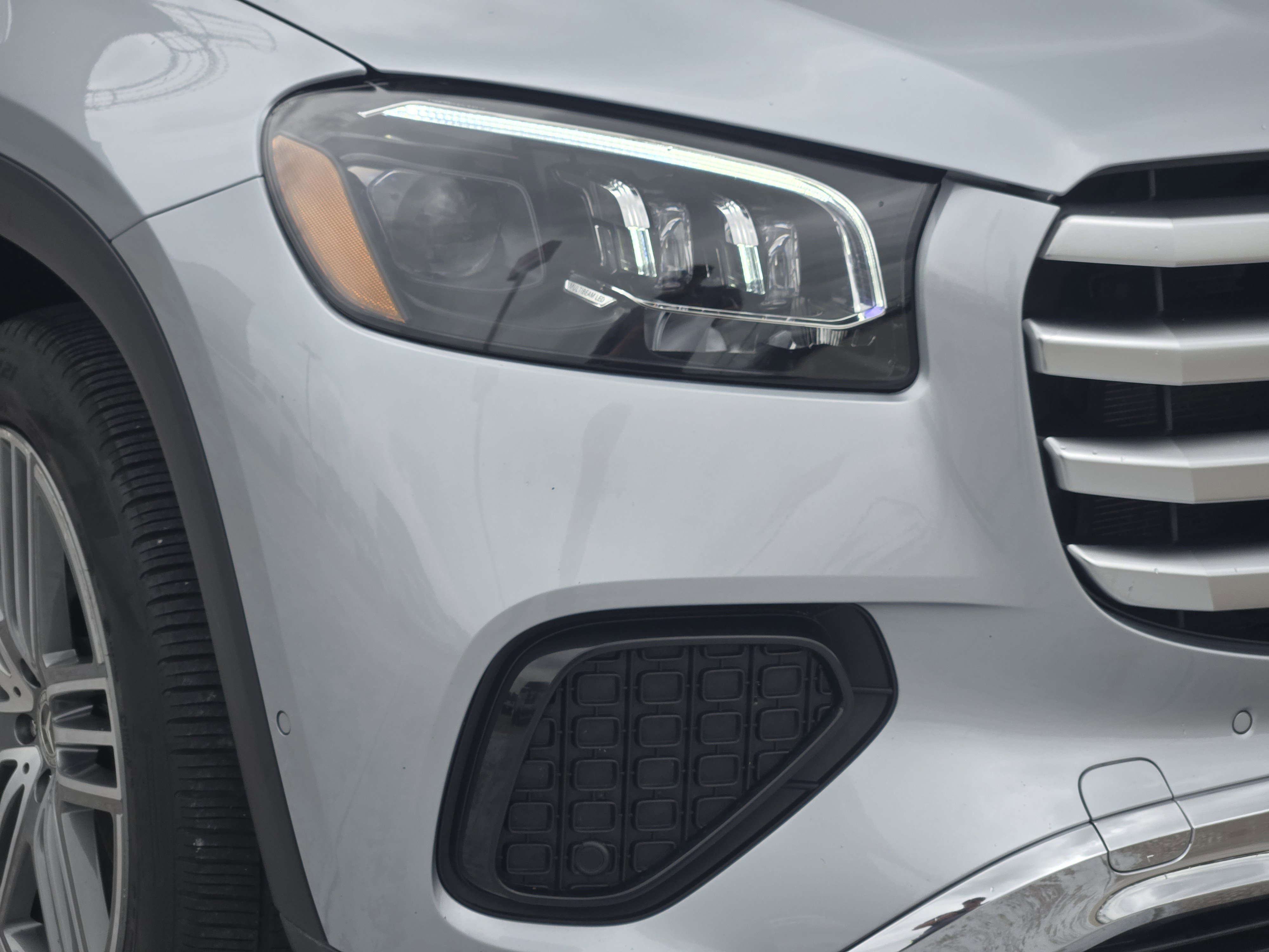 Used 2025 Mercedes-Benz GLS 450 4MATIC image 10