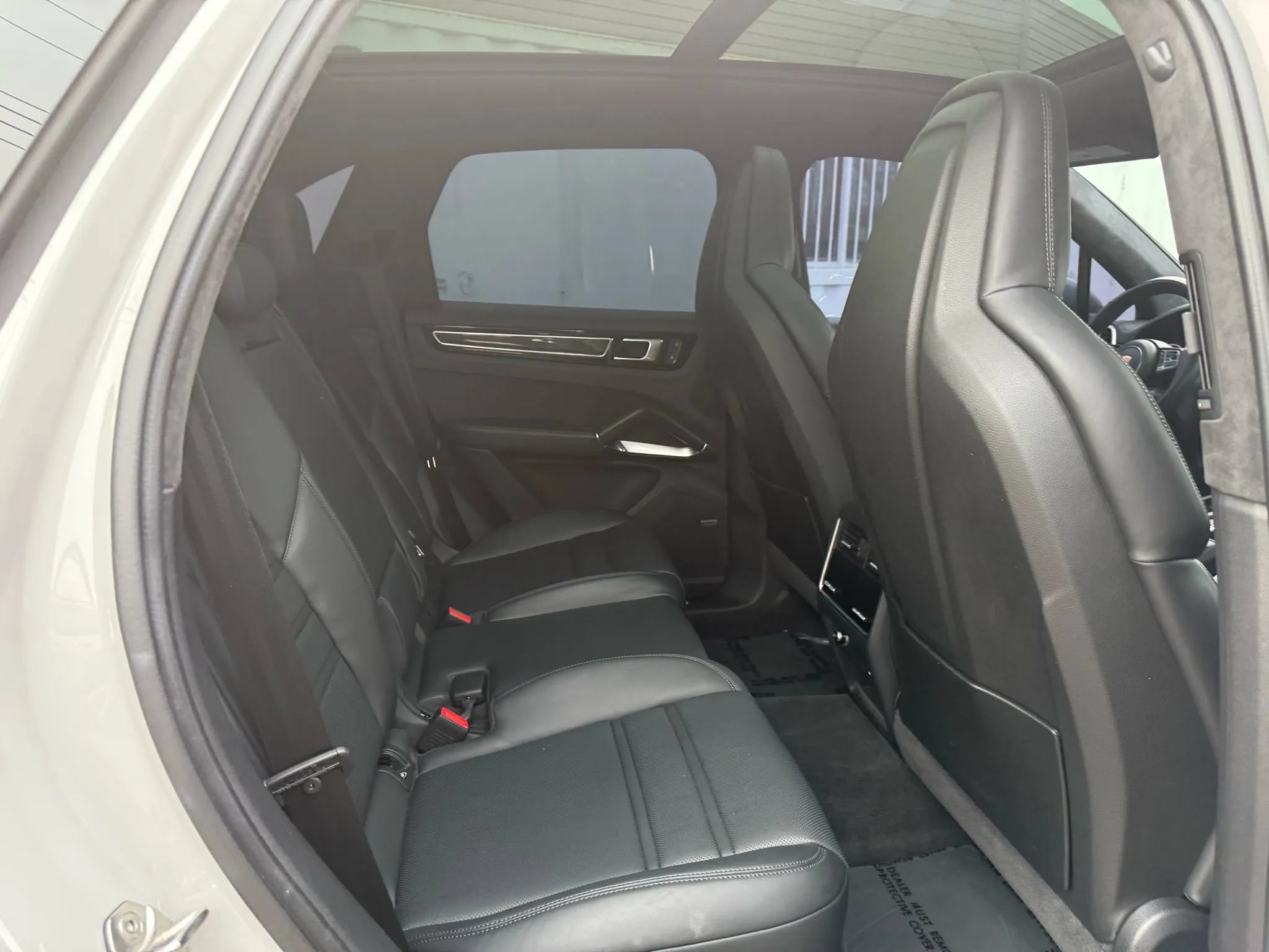 Used 2023 Porsche Cayenne Turbo w/ Premium Package Plus AWD/4WD image 27
