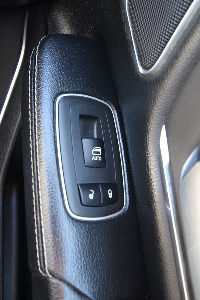 Used 2019 RAM 1500 Laramie image 24