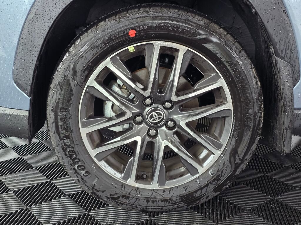 Used 2026 Toyota Corolla Cross XLE w/ Convenience Package image 11