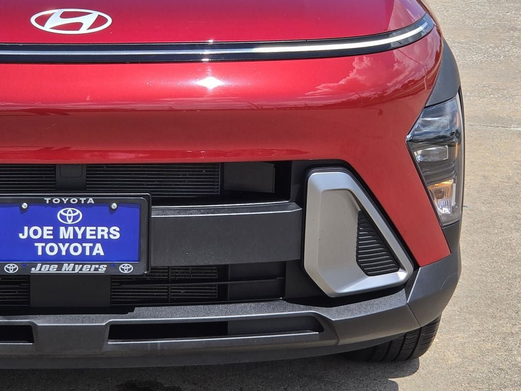Used 2025 Hyundai Kona SEL FWD image 4
