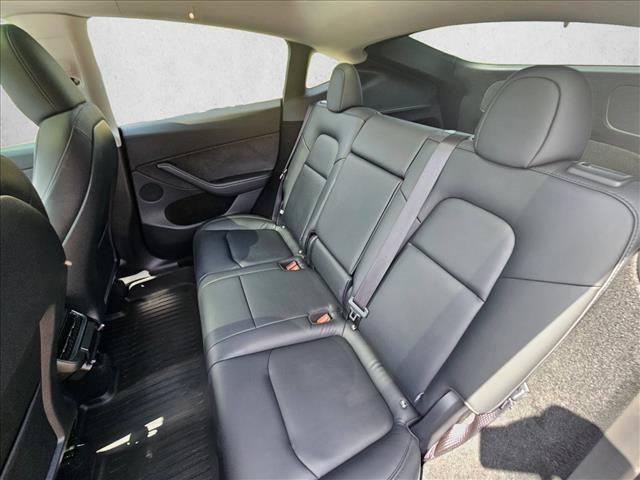 Used 2025 Tesla Model Y Long Range RWD image 16