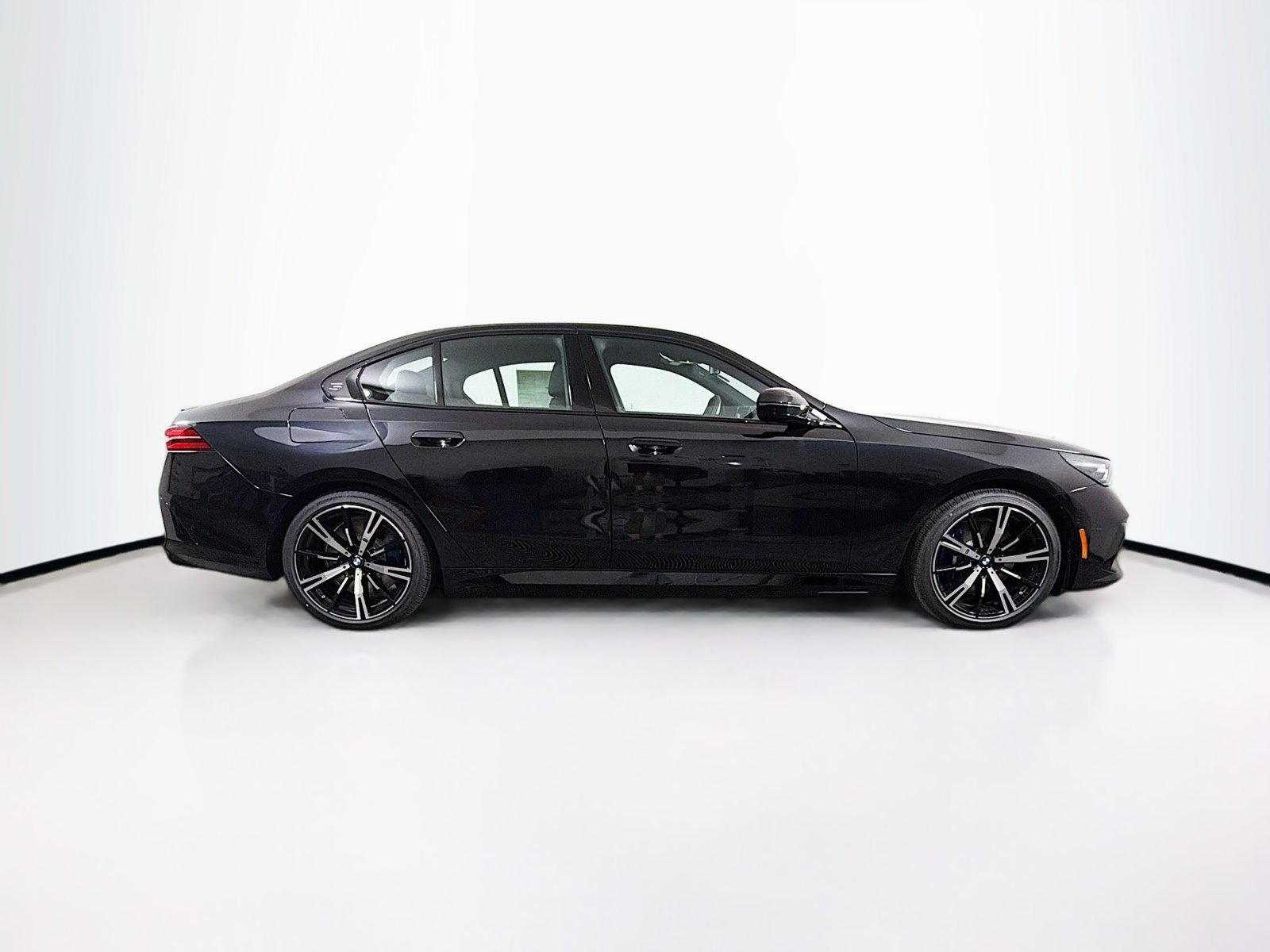 New 2027 BMW 550e xDrive AWD/4WD image 8