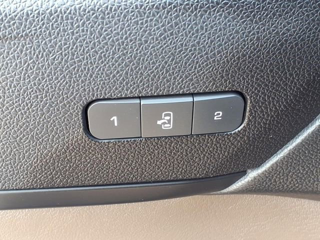 Used 2016 GMC Acadia SLT w/ Technology Package image 14