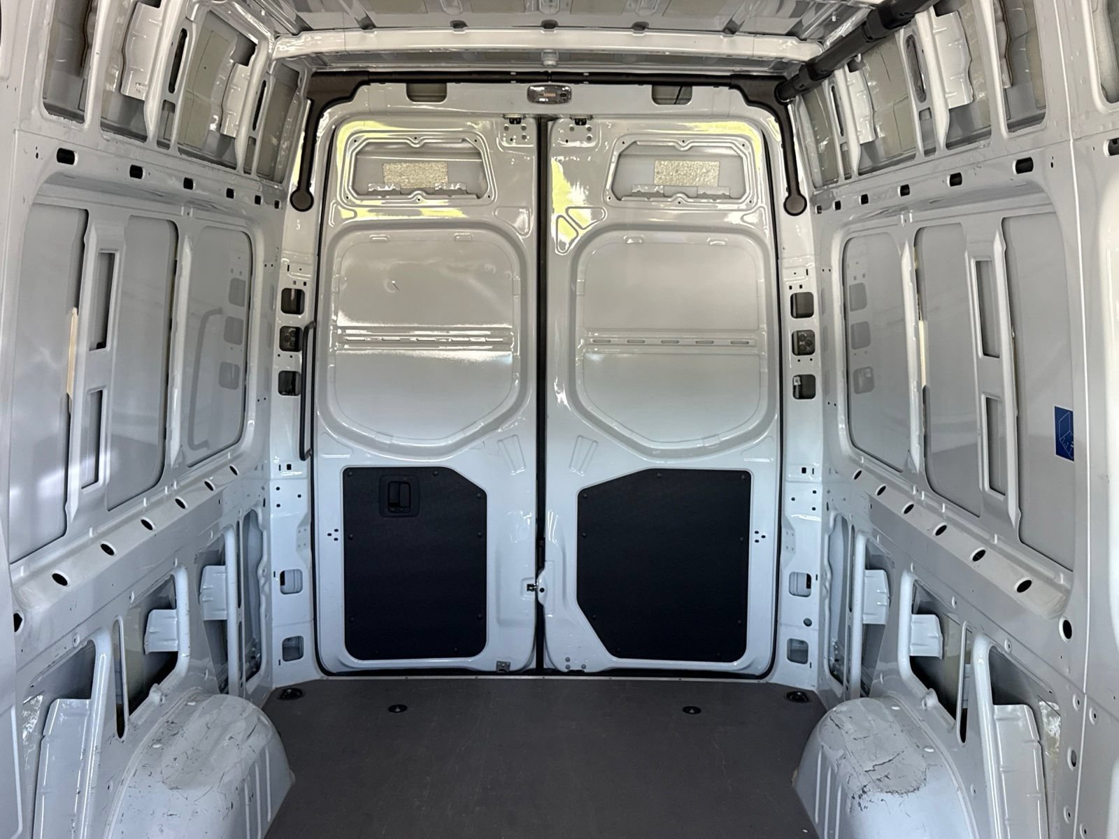 Used 2025 Mercedes-Benz Sprinter 2500 image 35