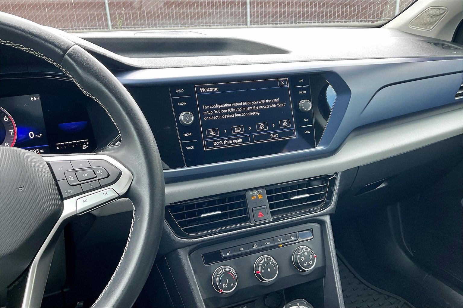 Certified 2022 Volkswagen Taos SE FWD image 5