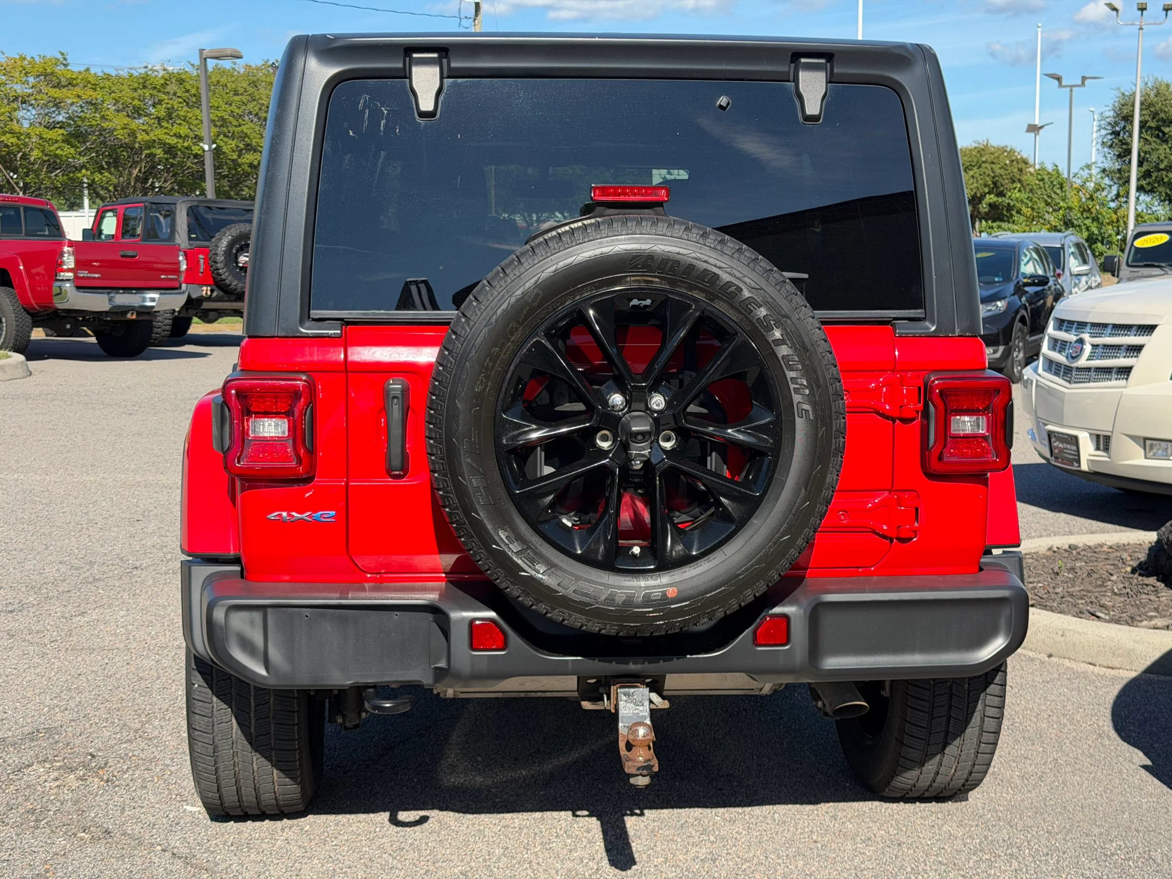 Used 2021 Jeep Wrangler Unlimited Sahara w/ Cold Weather Group AWD/4WD image 6
