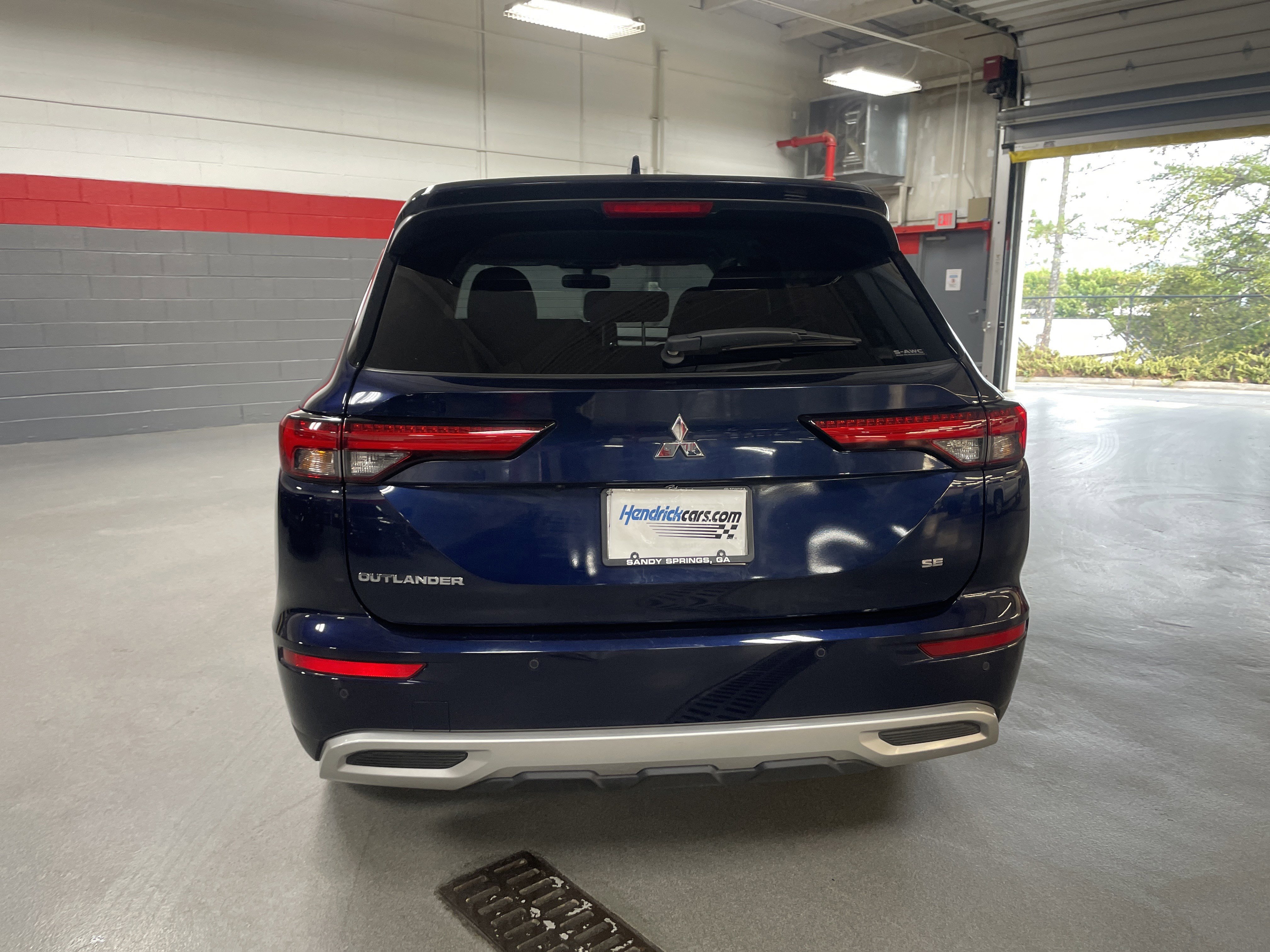 Used 2022 Mitsubishi Outlander SE image 9