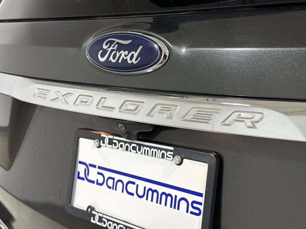 Used 2019 Ford Explorer XLT AWD/4WD image 26