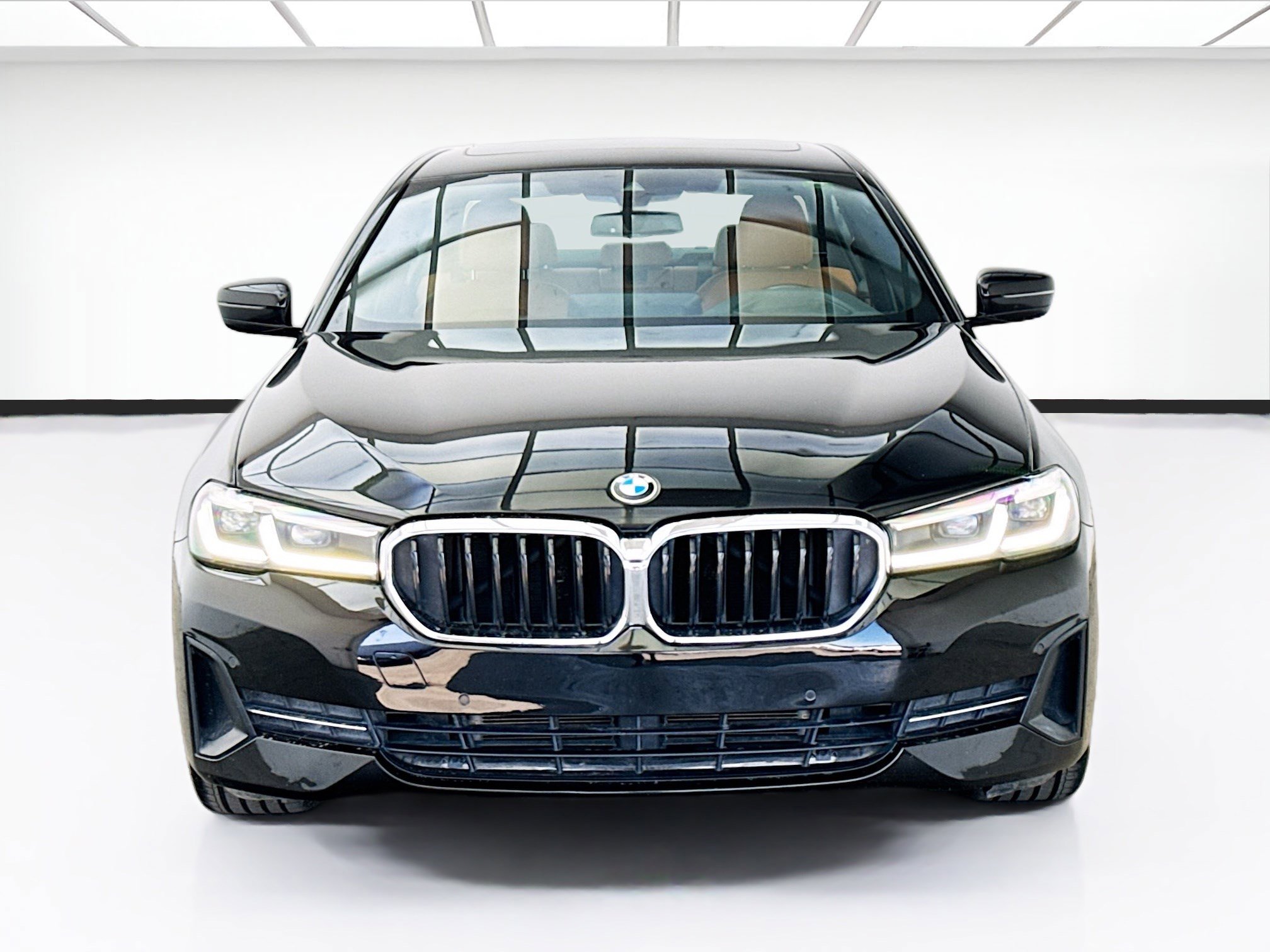 Used 2022 BMW 530i w/ Premium Package image 2