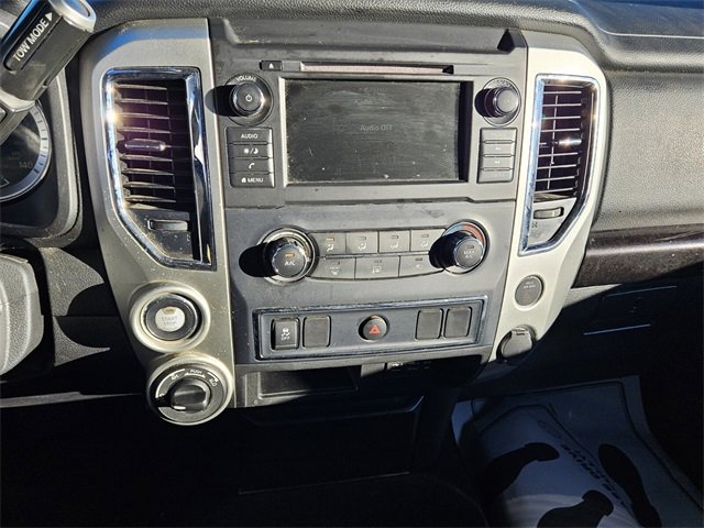 Used 2019 Nissan Titan SV image 19