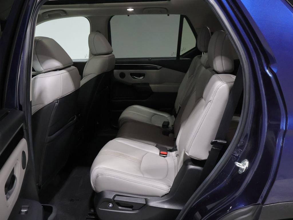 Used 2025 Honda Pilot Touring image 18