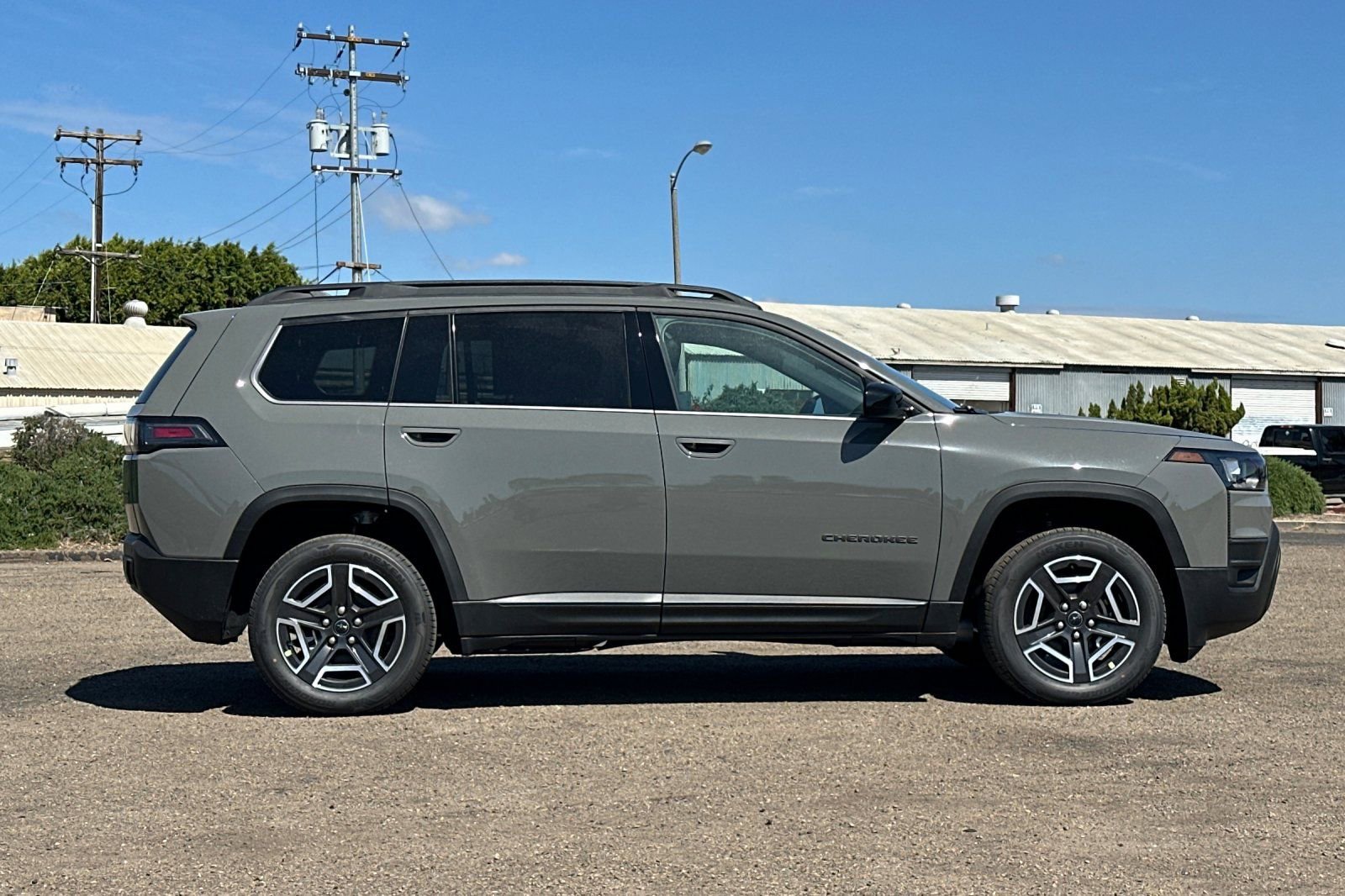New 2026 Jeep Cherokee Laredo AWD/4WD image 3