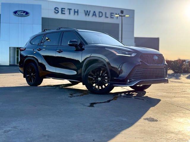 Used 2024 Toyota Highlander XSE FWD image 1