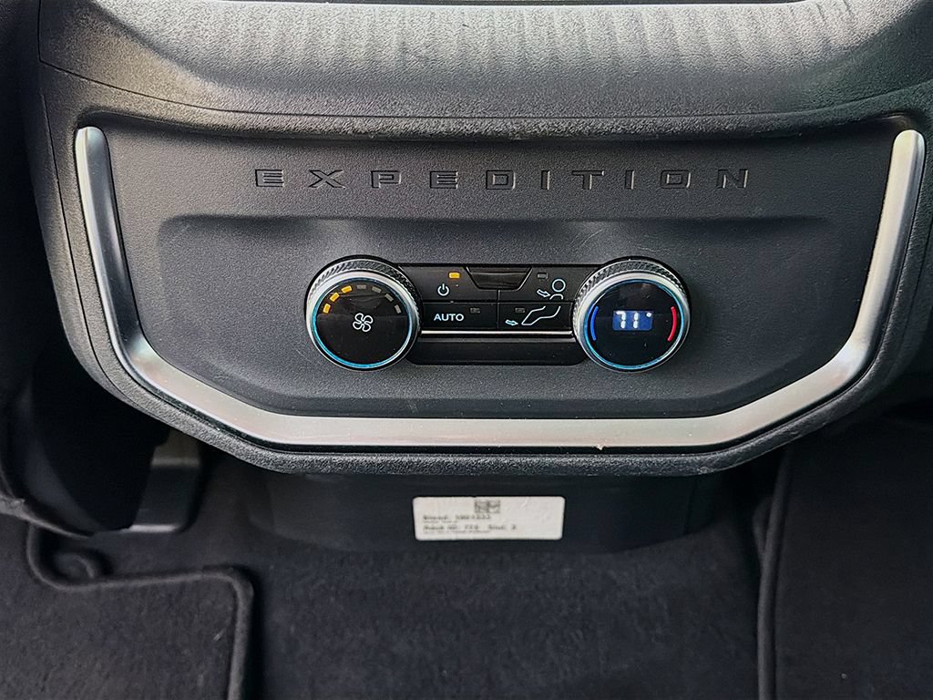 Used 2025 Ford Expedition Active AWD/4WD image 38