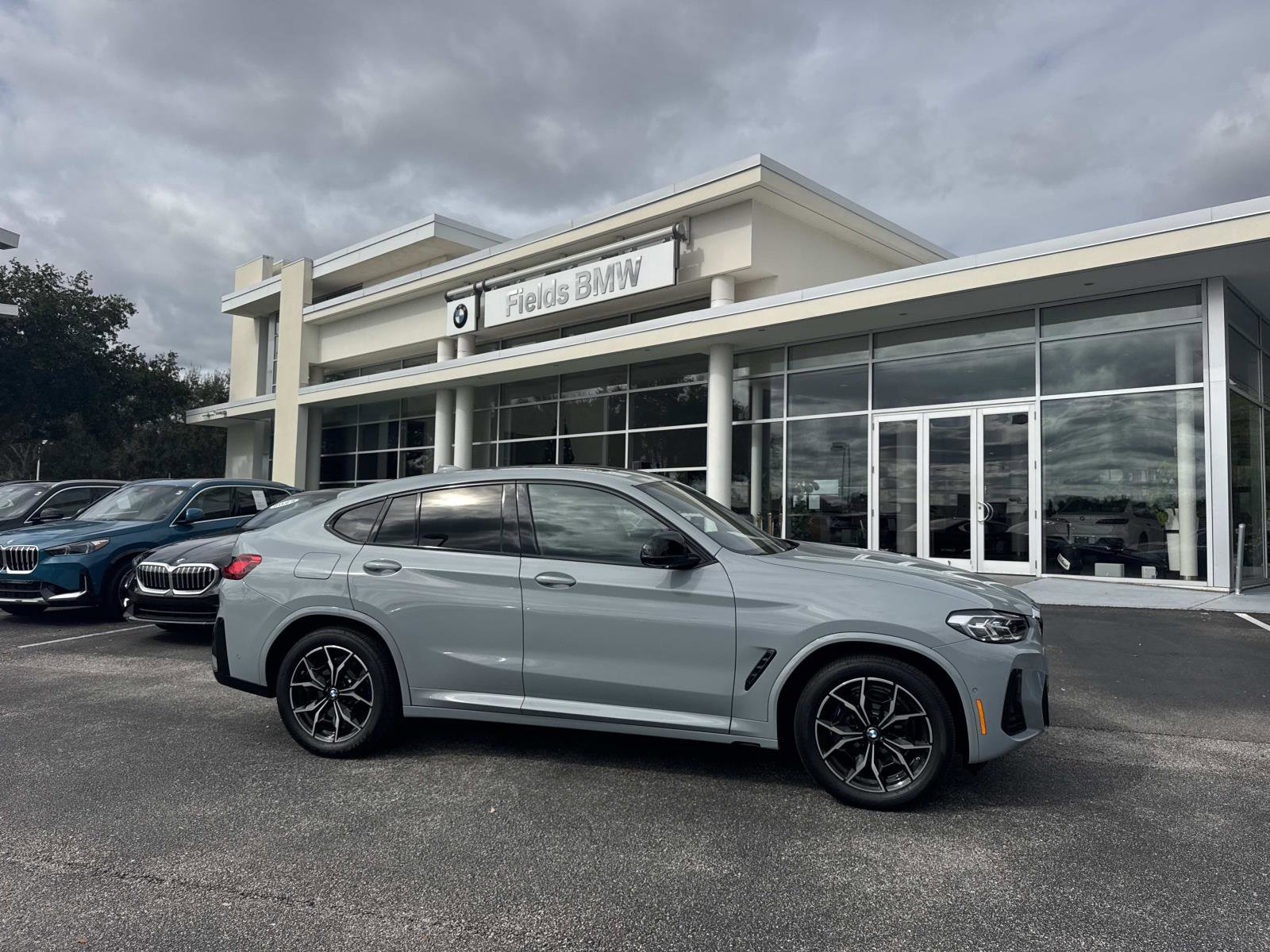 Used 2024 BMW X4 M40i image 1