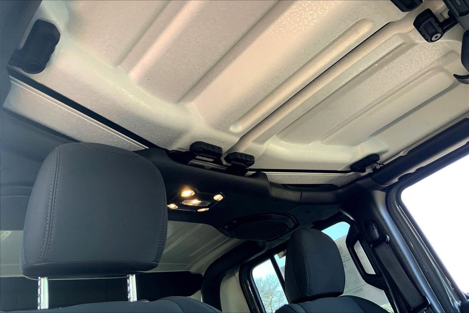 Certified 2023 Jeep Gladiator Willys image 12