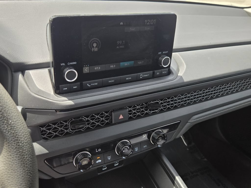 Used 2023 Honda Accord LX image 19