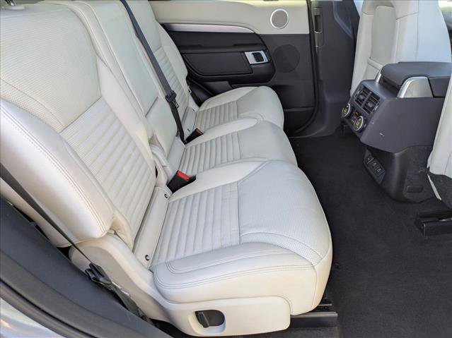 Used 2025 Land Rover Discovery Dynamic SE image 22