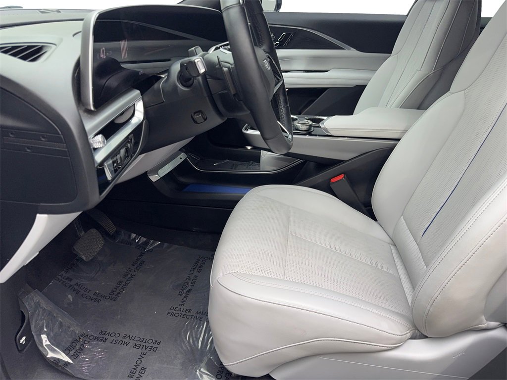Used 2024 Cadillac Lyriq Luxury image 27