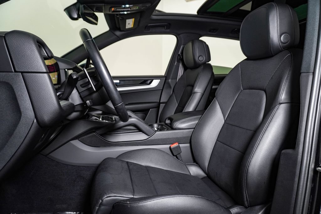 Certified 2024 Porsche Cayenne S AWD/4WD image 5