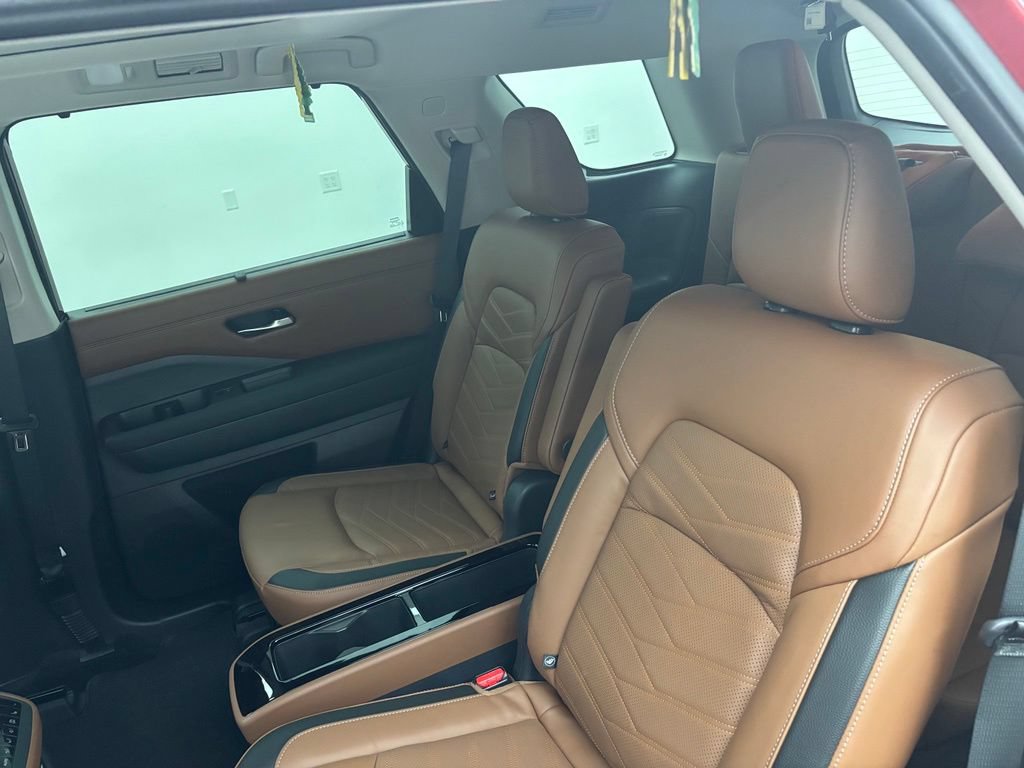 Used 2023 Nissan Pathfinder Platinum AWD/4WD image 40