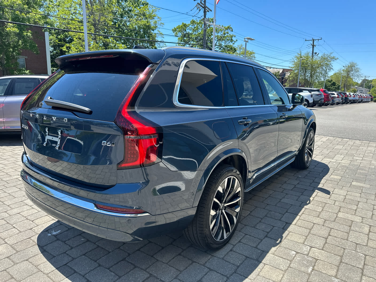 Used 2025 Volvo XC90 B6 Ultra w/ Protection Package AWD/4WD image 40