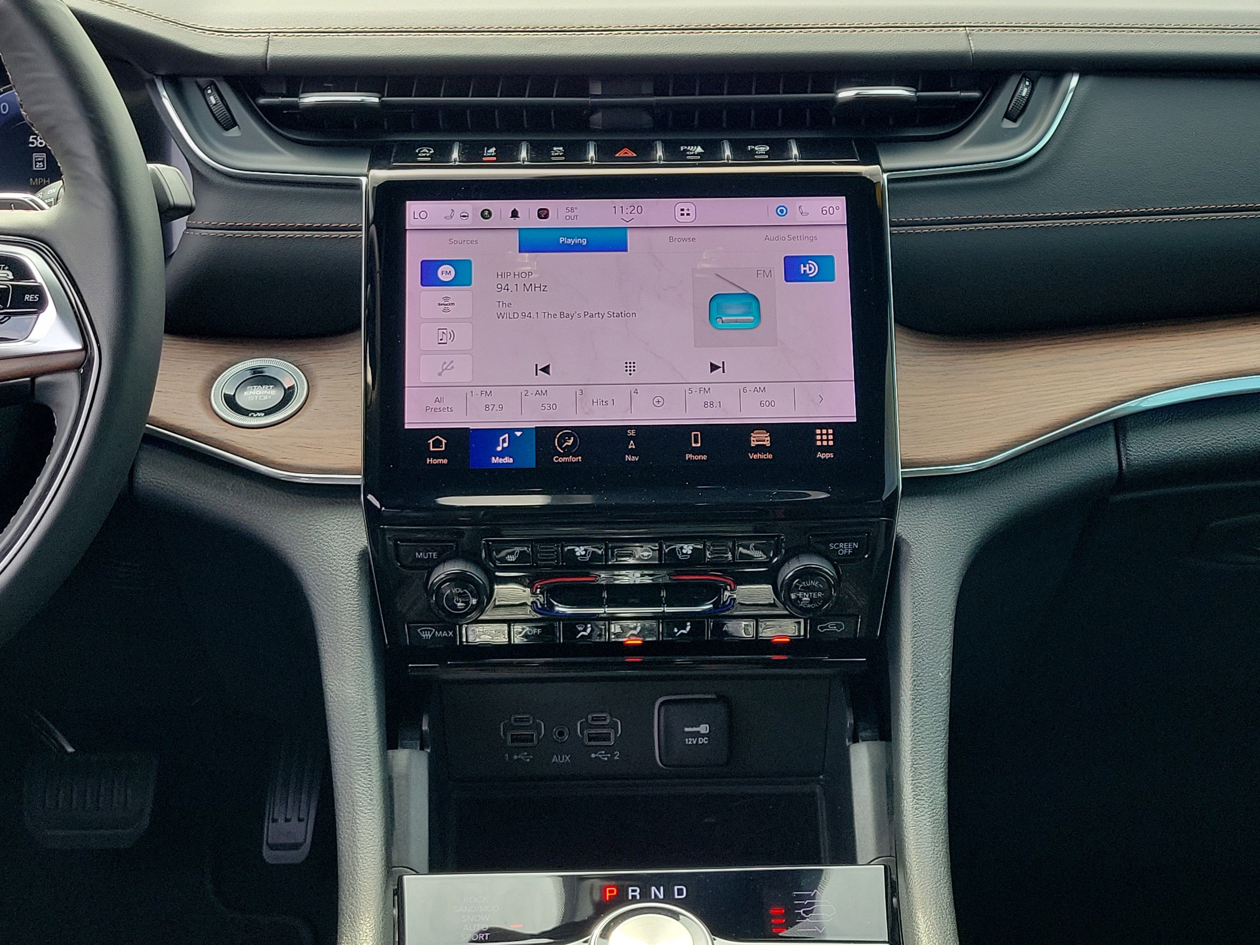 Used 2024 Jeep Grand Cherokee Summit w/ Luxury Tech Group V image 18